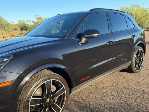 Black 2021 Porsche Cayenne Cayenne