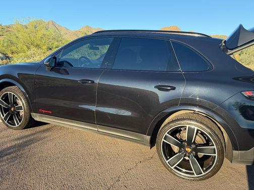 Black 2021 Porsche Cayenne Cayenne