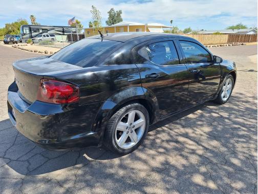 2013 Dodge Avenger SE