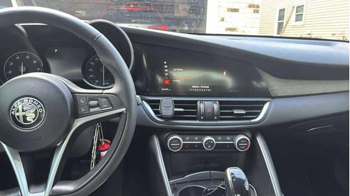 2017 Alfa Romeo Giulia Ti