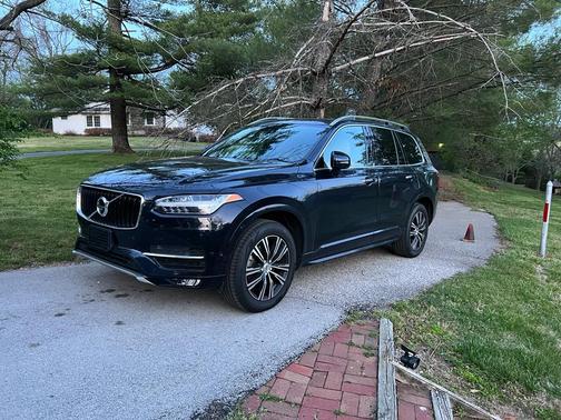2019 Volvo XC90 T6 Momentum