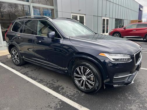 2019 Volvo XC90 T6 Momentum