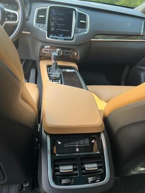 2019 Volvo XC90 T6 Momentum