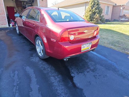 Red 2009 Chevrolet Malibu 2LT