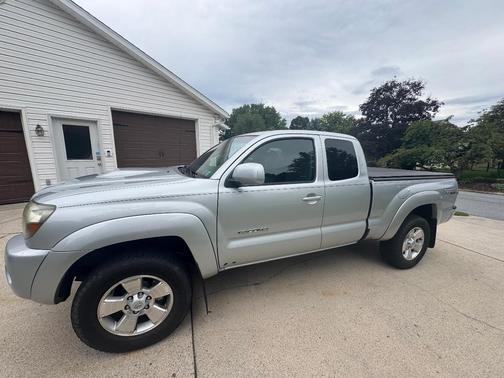 Silver 2009 Toyota Tacoma Access Cab
