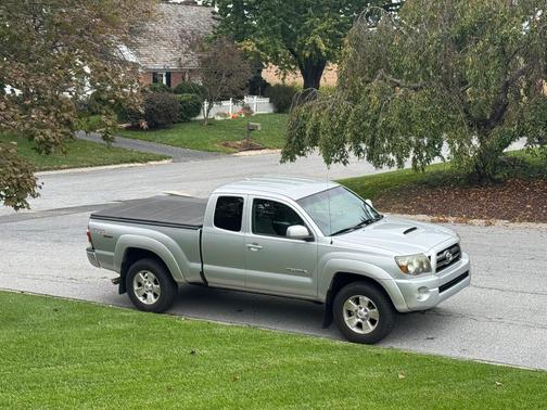 Silver 2009 Toyota Tacoma Access Cab