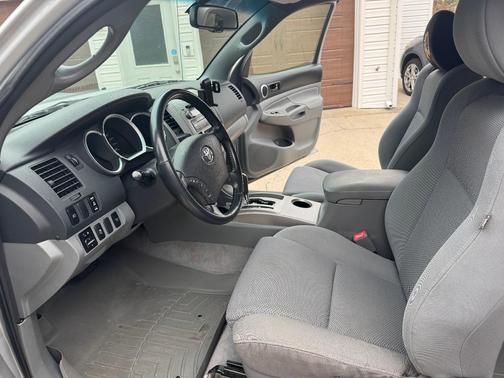 Silver 2009 Toyota Tacoma Access Cab