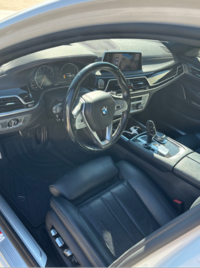 2018 BMW 750 i