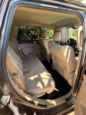 Brown 2017 Jeep Grand Cherokee Laredo