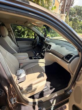 Brown 2017 Jeep Grand Cherokee Laredo