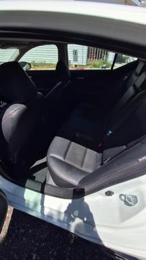 White 2022 Nissan Altima 2.5 SR