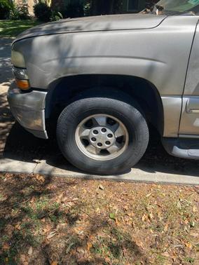 Beige 2003 Chevrolet Suburban 1500 LS