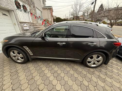 2010 INFINITI FX35 Base