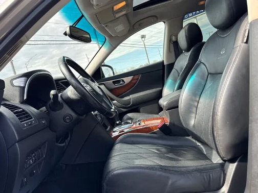 Black 2010 INFINITI FX35 Base