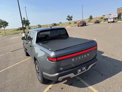 2023 Rivian R1T Adventure Quad-Motor Large Package