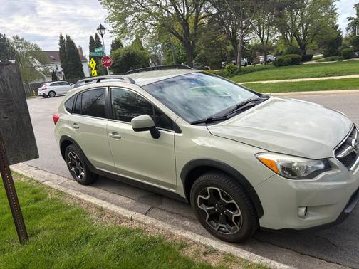 Beige 2013 Subaru XV Crosstrek 2.0i Limited