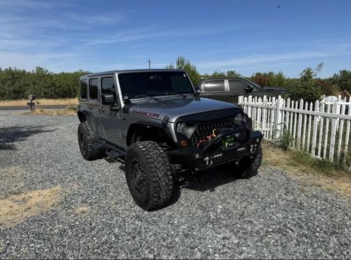 Gray 2013 Jeep Wrangler Unlimited Rubicon