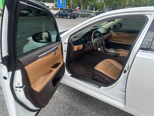 White 2018 Lexus ES 350 Base