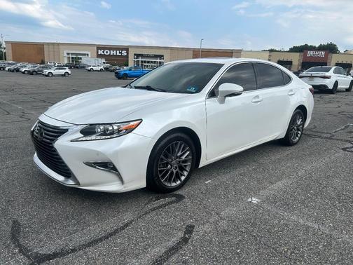 White 2018 Lexus ES 350 Base