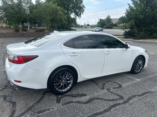 White 2018 Lexus ES 350 Base