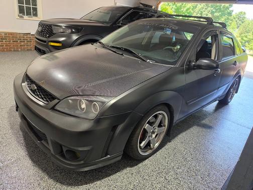Black 2007 Ford Focus ST
