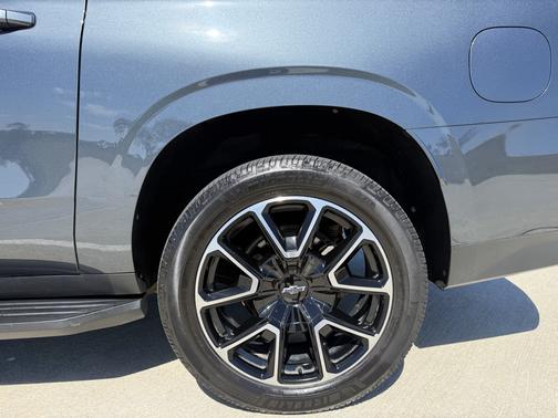Black 2021 Chevrolet Suburban RST