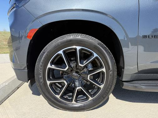 Black 2021 Chevrolet Suburban RST