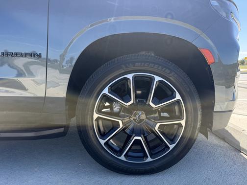 Black 2021 Chevrolet Suburban RST