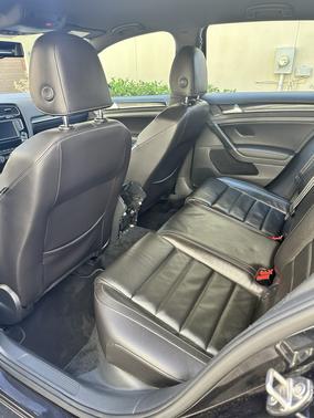 2016 Volkswagen Golf R 4-Door