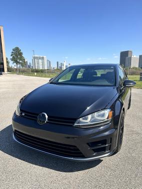 2016 Volkswagen Golf R 4-Door