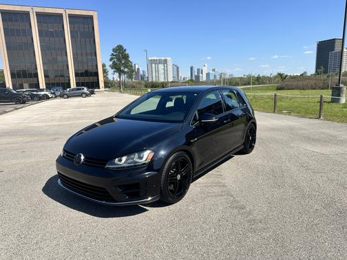 2016 Volkswagen Golf R 4-Door