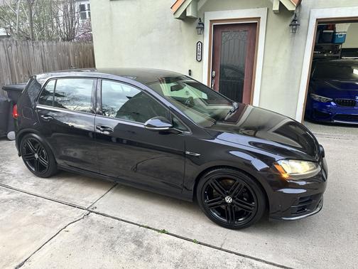 2016 Volkswagen Golf R 4-Door