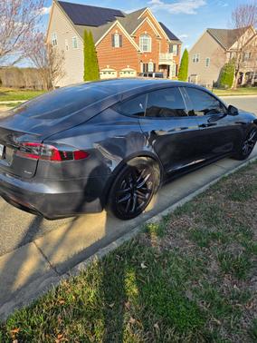 2022 Tesla Model S Plaid