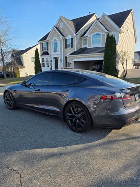 2022 Tesla Model S Plaid