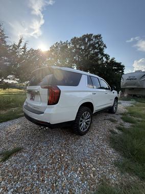 White 2021 GMC Yukon Denali