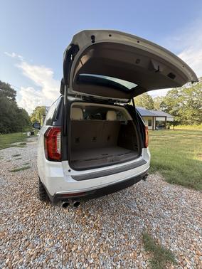 White 2021 GMC Yukon Denali