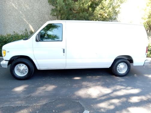 White 1997 Ford E150 Base