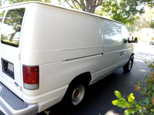 White 1997 Ford E150 Base