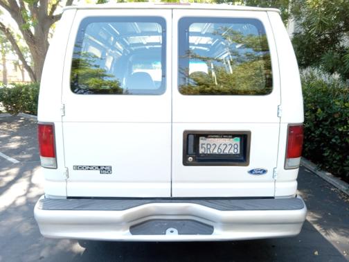 White 1997 Ford E150 Base