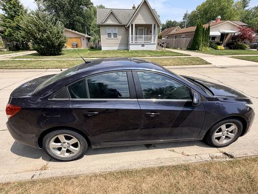 Black 2014 Chevrolet Cruze 1LT