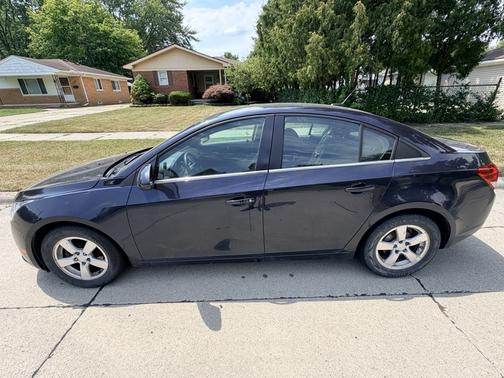 Black 2014 Chevrolet Cruze 1LT
