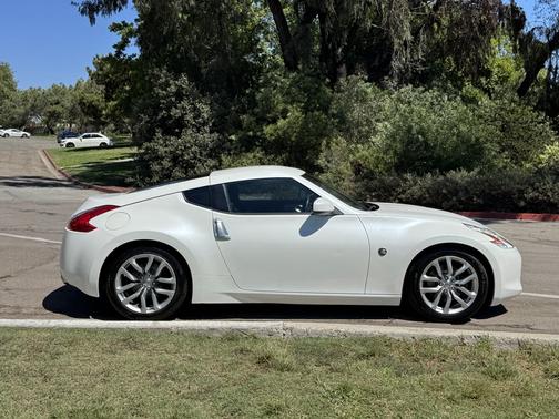 2012 Nissan 370Z Base