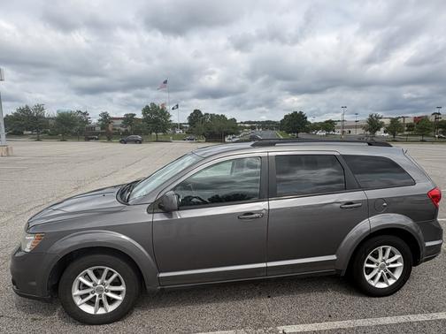 Gray 2013 Dodge Journey SXT