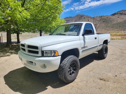 White 2001 Dodge Ram 1500 Base