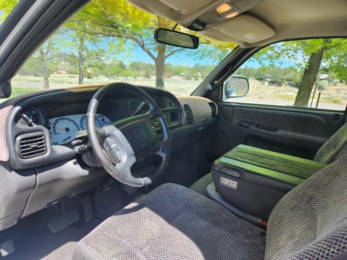 White 2001 Dodge Ram 1500 Base