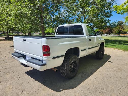 White 2001 Dodge Ram 1500 Base