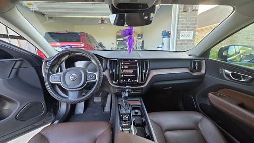 2018 Volvo XC60 T5 Momentum