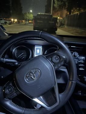 White 2018 Toyota Camry SE