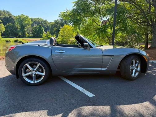 Gray 2007 Saturn Sky Red Line