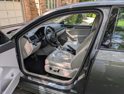2018 Volkswagen Passat 2.0T R-Line